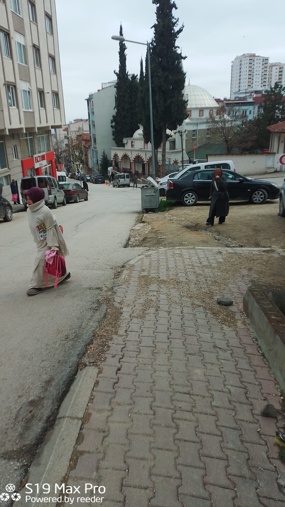 (Cumartesi̇) “Kaldırım Var Diyorlar… Ama Nerede ” 7318