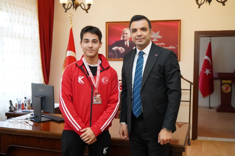 I L C E N I N G U R U R U O L D U L A R 6688