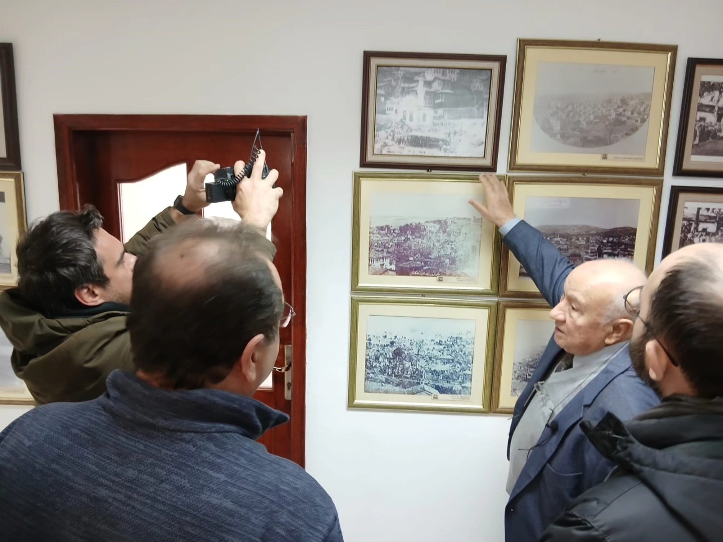 Ön 80 Yıllık Hatırasını Hediye Etti 8132