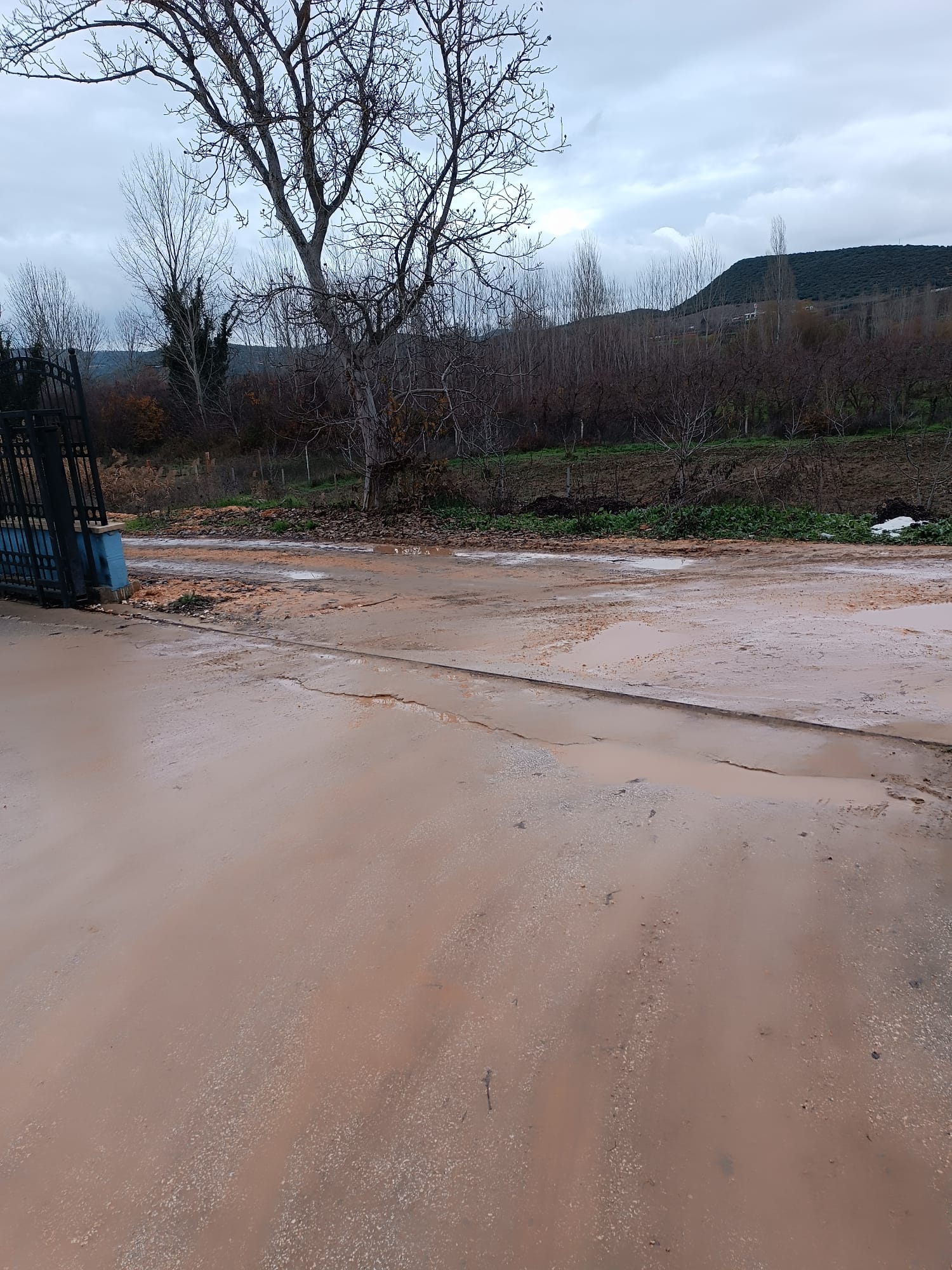 Ön Yht Gar Girişi Çamura Teslim 8156