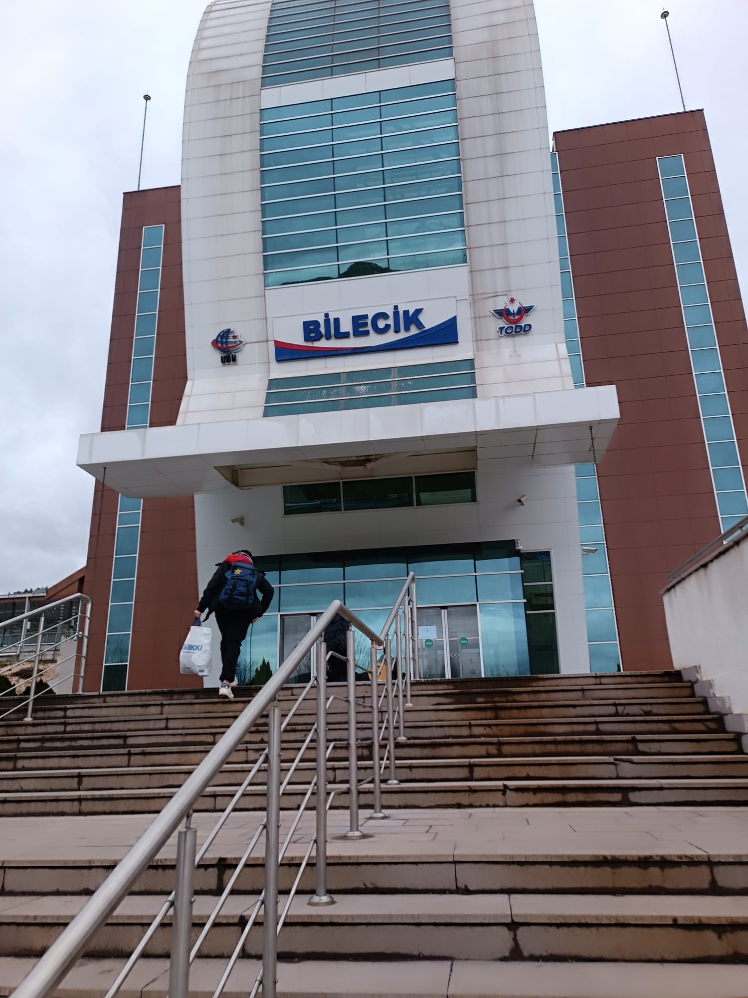 Ön Yht Gar Girişi Çamura Teslim 8158