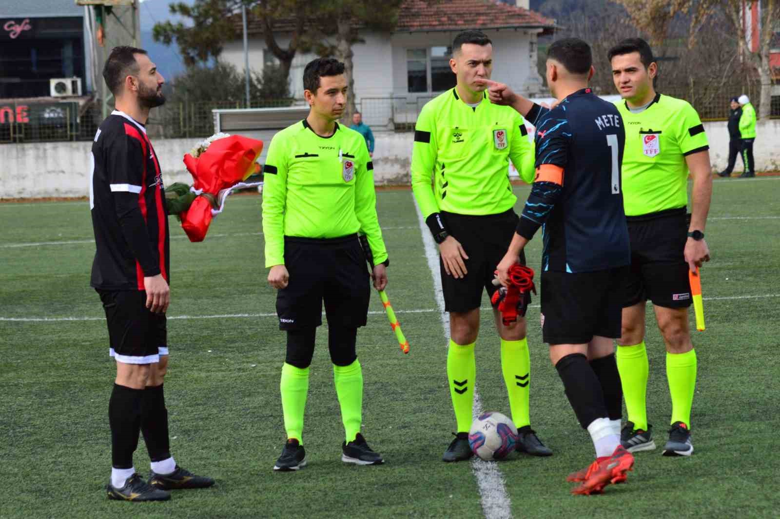 Osmaneli Gençlerbirliği Spor Ligde Tutulamıyor 8361