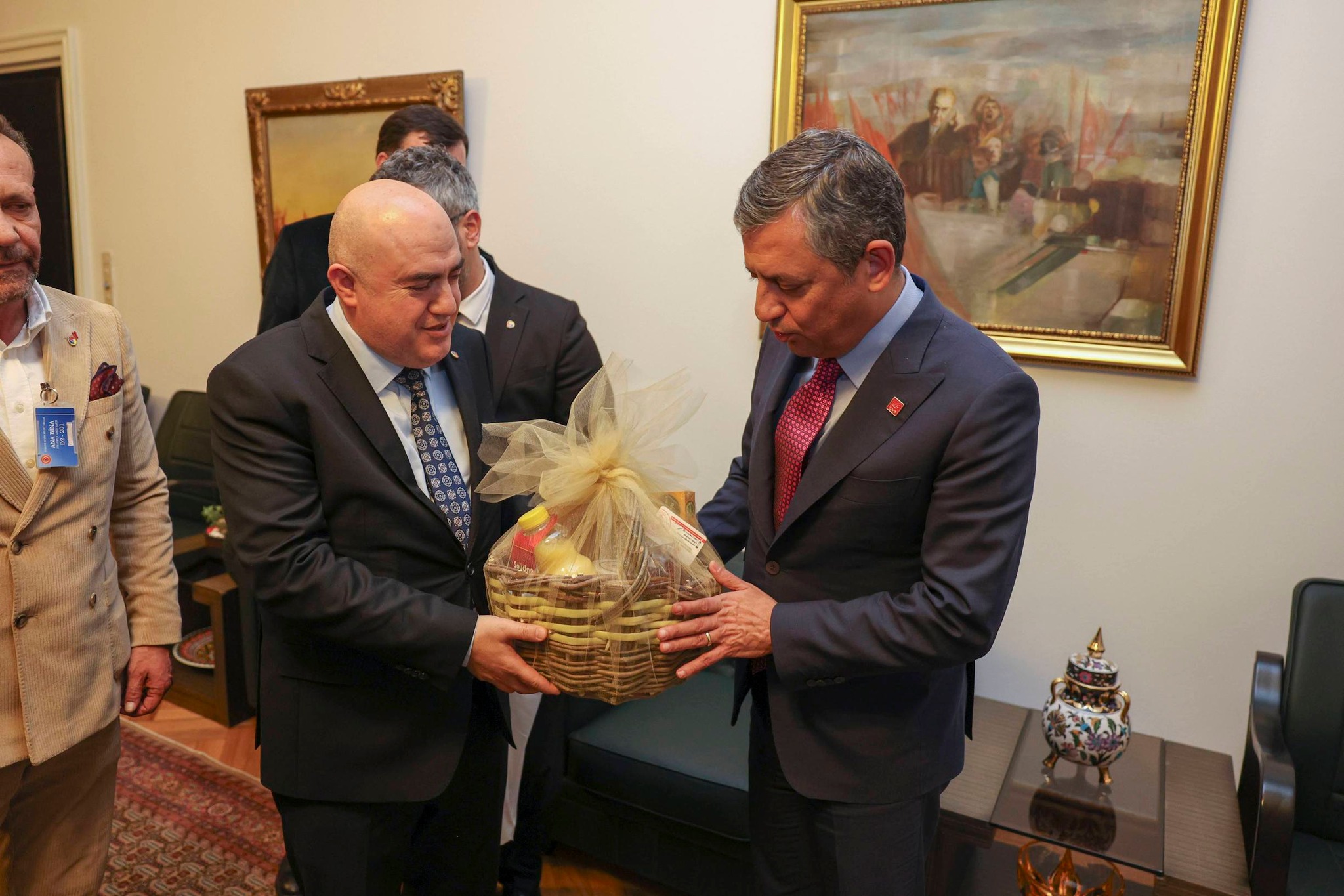 Özgür Özel, Bilecik’in Ürünlerine Hayran Kaldı 7863