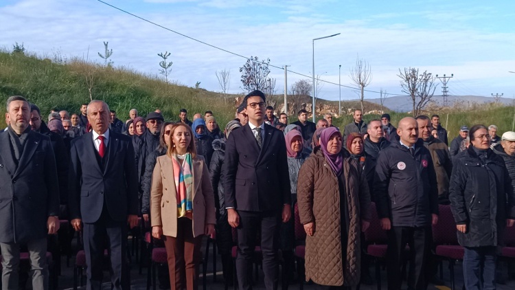 P A Z A R Y E R I N D E T A R I H I G U N 7404