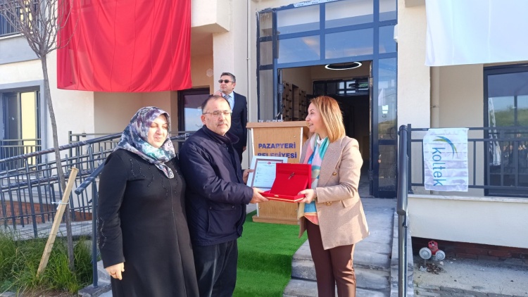 P A Z A R Y E R I N D E T A R I H I G U N 7405