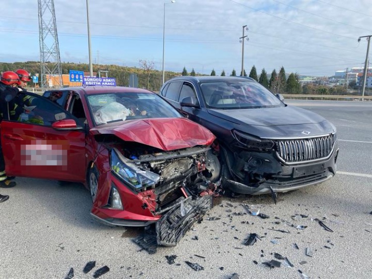 Pelitozu Kavsagi Nda Trafik Kazasi 4 Yarali 7389 (1)