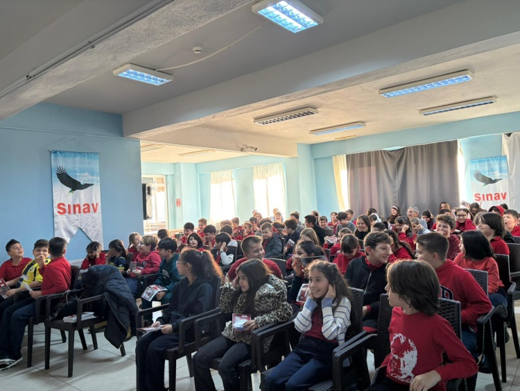 S A M P I Y O N S P O R C U L A R B I L E C I K S I N A V K O L E J I N D E 7602