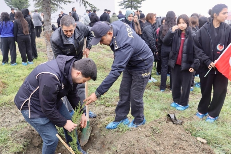 S E H I T L E R I M I Z I C I N H E R B I R F I D A N G E L E C E G I M I Z I C I N B I N N E F E S 7212