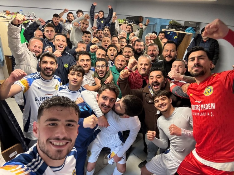 S O G U T S P O R D A D E G I S I M M E Y V E S I N I V E R D I 7395