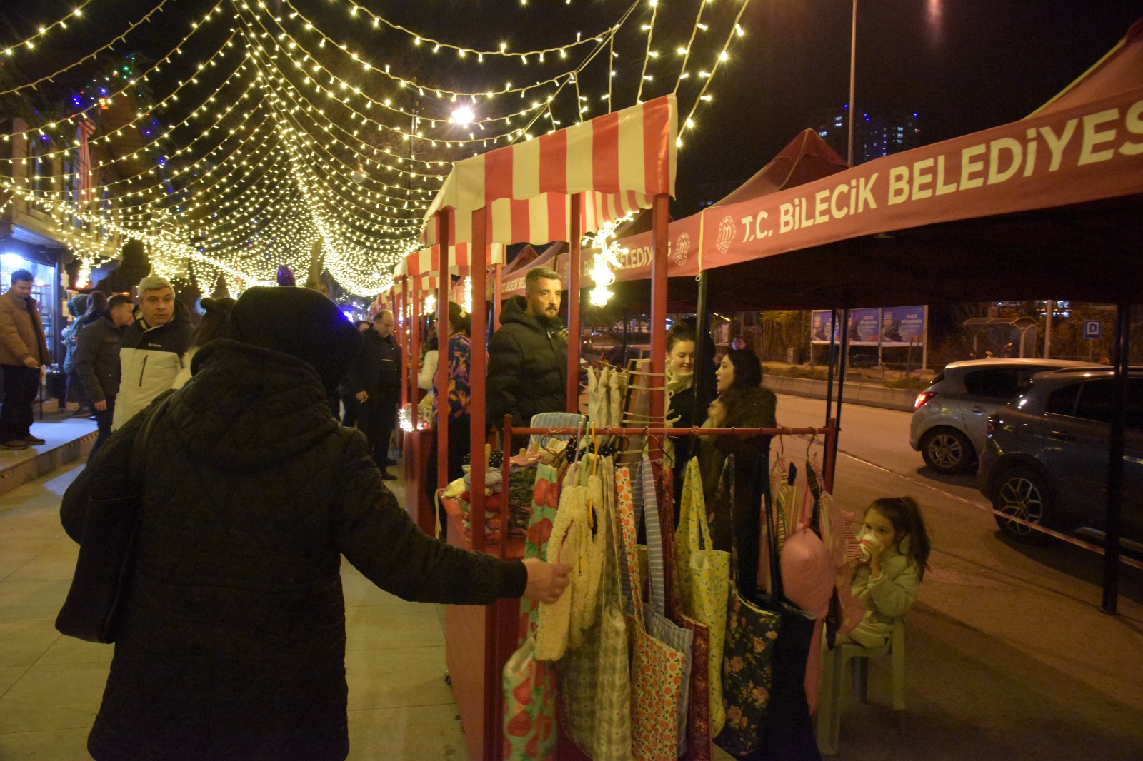 Sanat Sokağina Yoğun İlgi̇ 7806