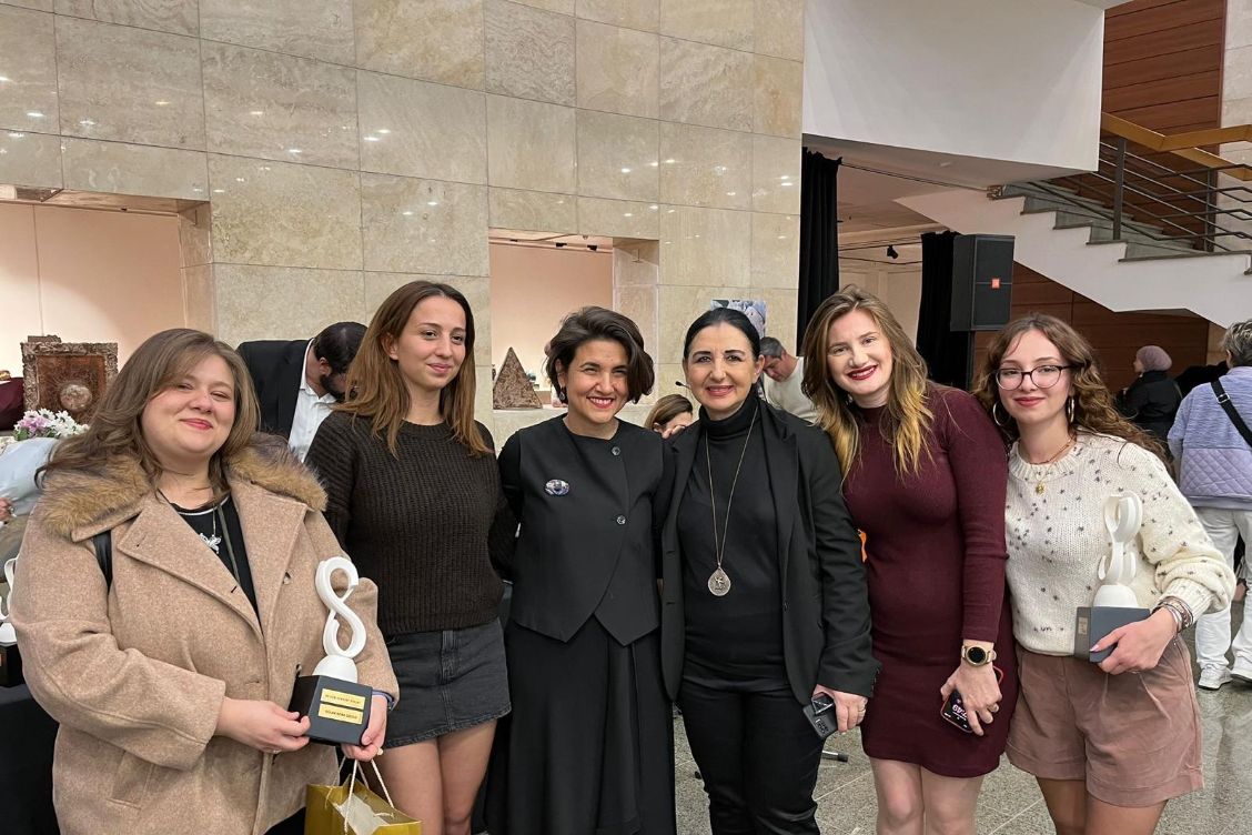 Seramik Ve Cam Bölümü Öğrencilerinden Büyük Başarı 8258