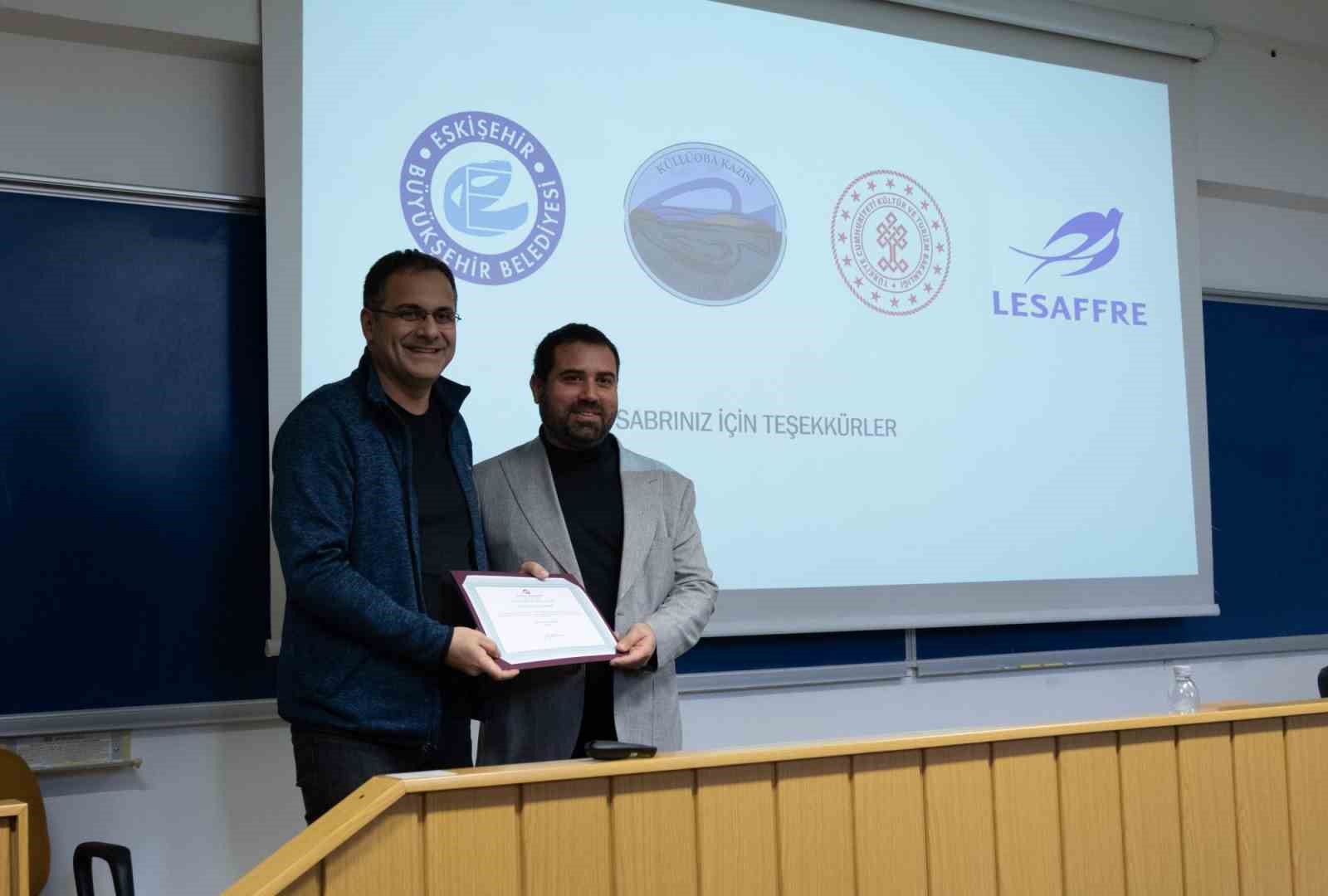 ’Toprağın Altından Sofranın Üstüne Küllüoba’da Ekmeğin Arkeolojisi’ Başlıklı Seminer Düzenlendi 7678