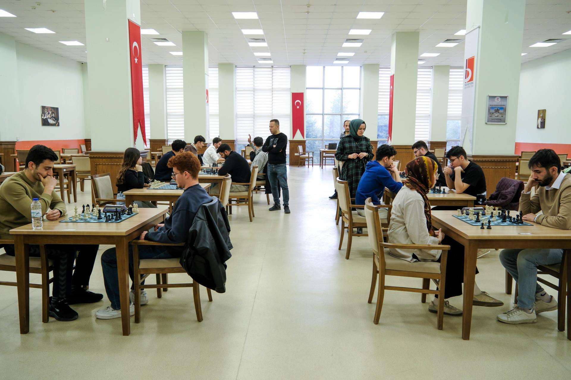 Üniversitede Satranç Hamlesi 8261