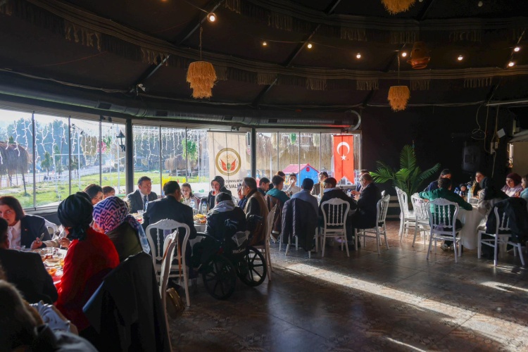 Vali Sozer 039 039 En Buyuk Engel Sevgisizliktir 039 039 6592 (1)