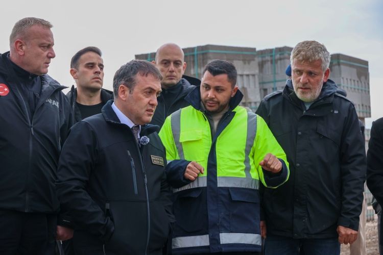 Y A R I M S A A T S O N R A Y A N G I N I N Y A R A L A R I B I R L I K T E S A R I L I Y O R 7002