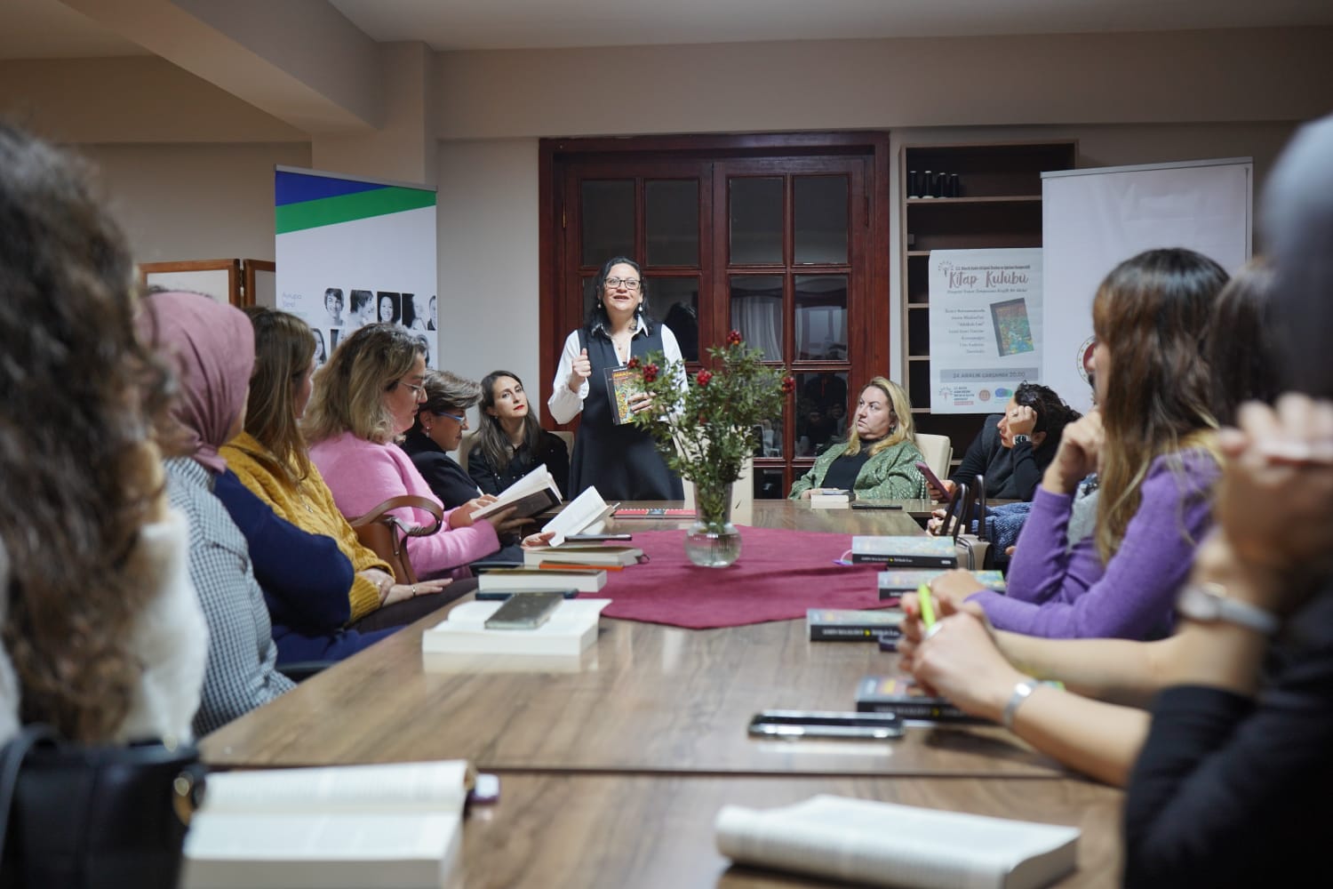 Yerel Demokraside Kadınların Ayak Sesi 8116