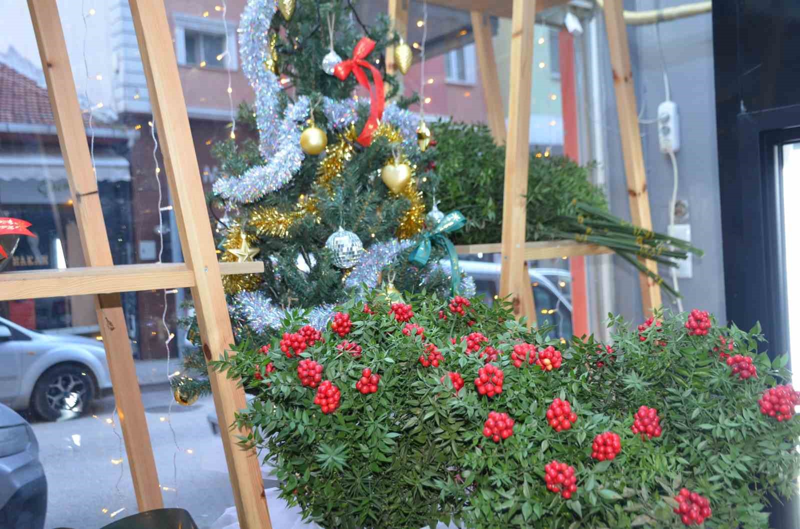 Yılbaşına Sayılı Günler Kala Çiçekçilerde Tatlı Bir Telaş Başladı 8305