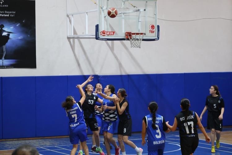 Yıldız Kız Basketbol Müsabakaları Bilecik’te Sürüyor 8301