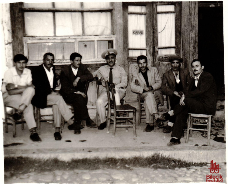 1960’Ların Bilecik’inde Dükkan Önü Buluşması 9286