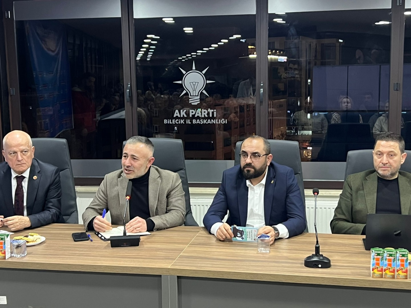 Ak Parti Merkez İlçe Danışma Toplantısı Yapıldı 9503