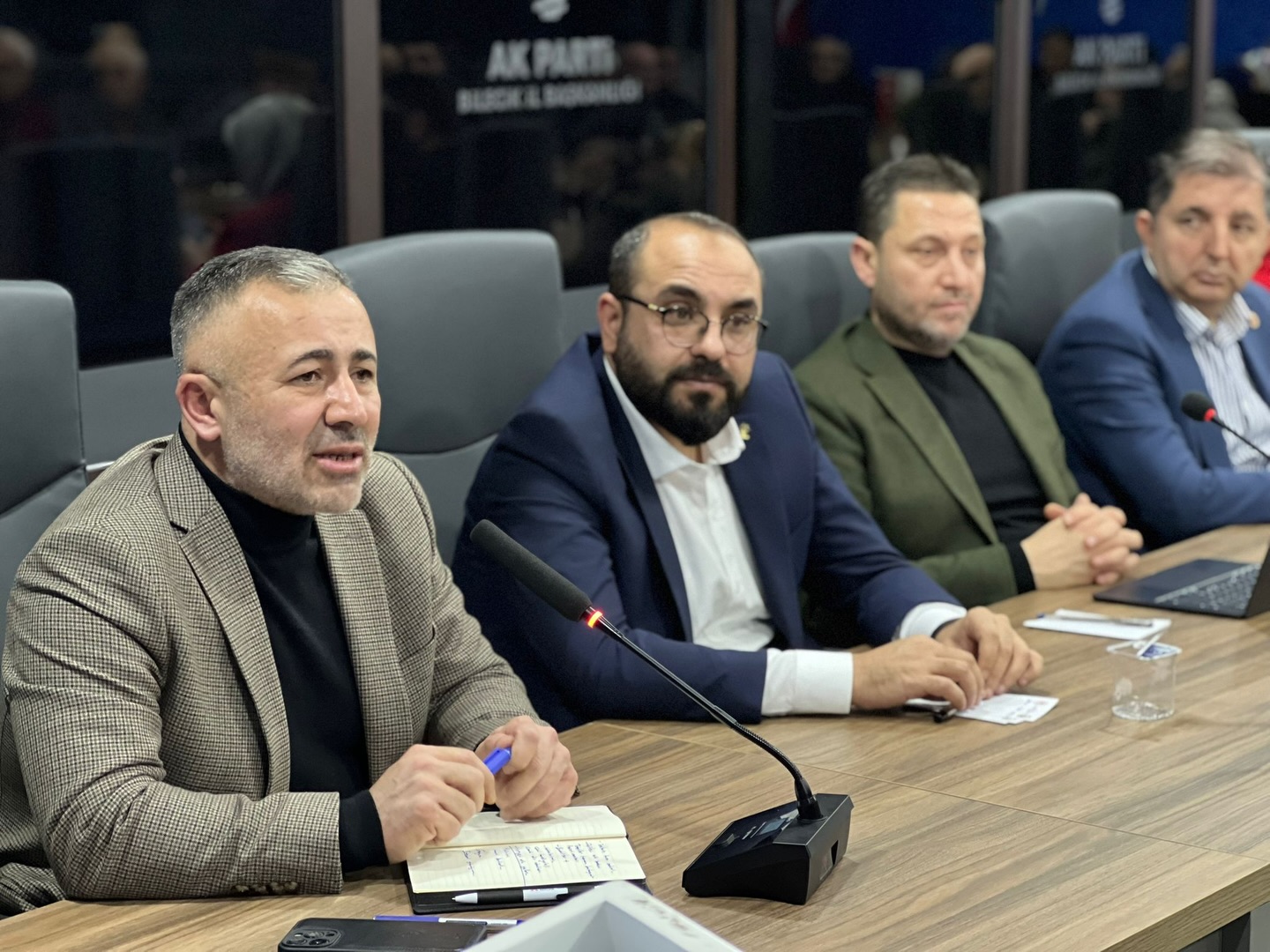 Ak Parti Merkez İlçe Danışma Toplantısı Yapıldı 9504