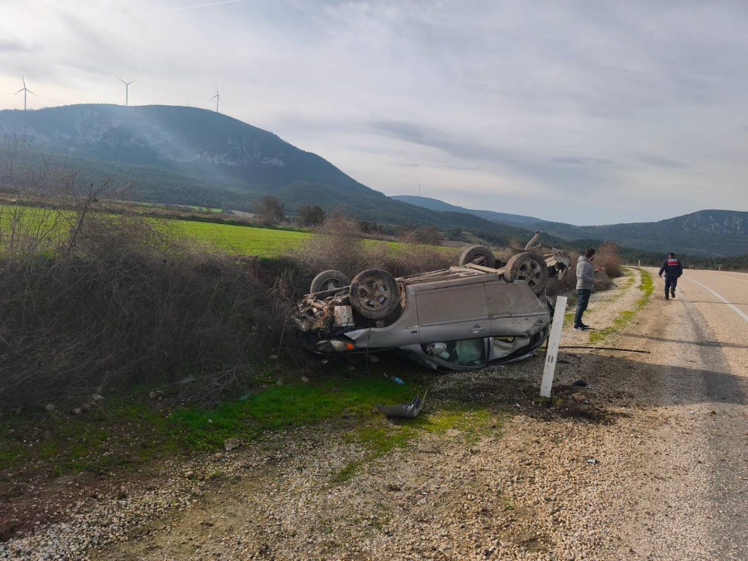 Araç Yan Yattı 1 Yaralı 8558