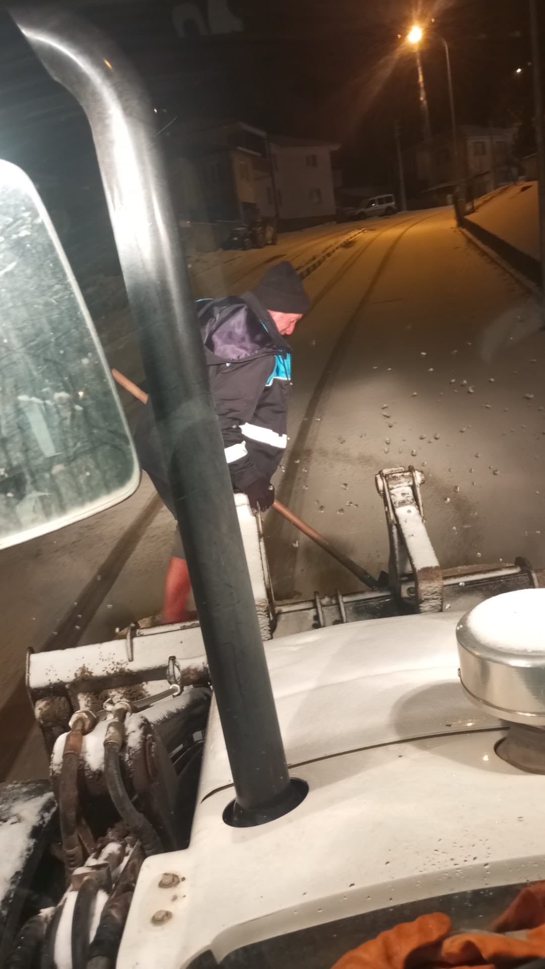 Başkan Tekin “Karla Mücadelede Gece Gündüz Sahadayız” 9167