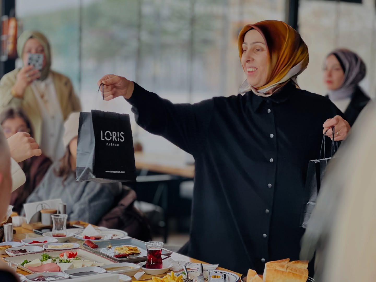 Başkan Yıldırım Ak Kadınlarla Buluştu 8538