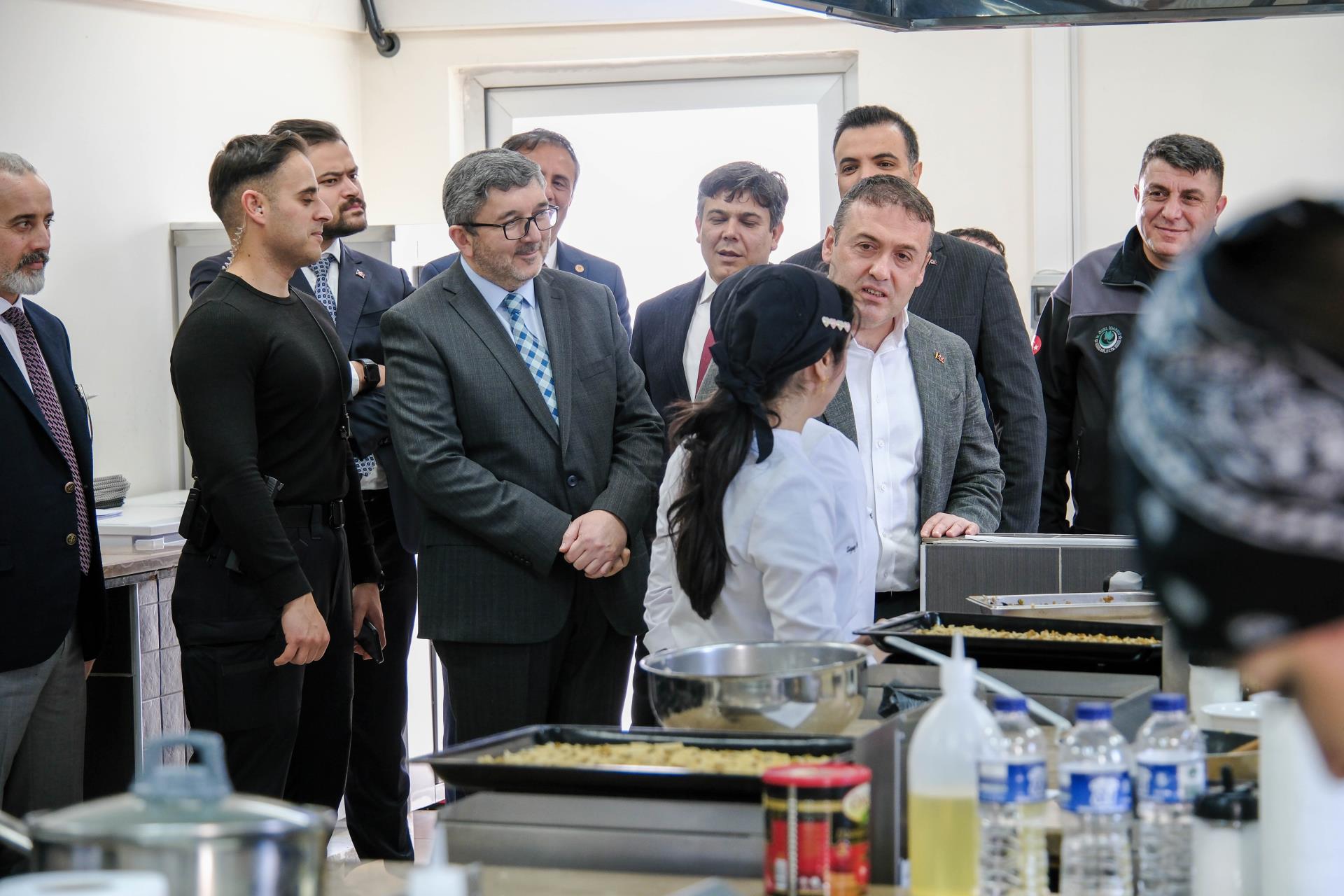 Bilecik Valisi Faik Oktay Sözer’den İlçelerdeki Kampüslerimize Ziyaret 8827