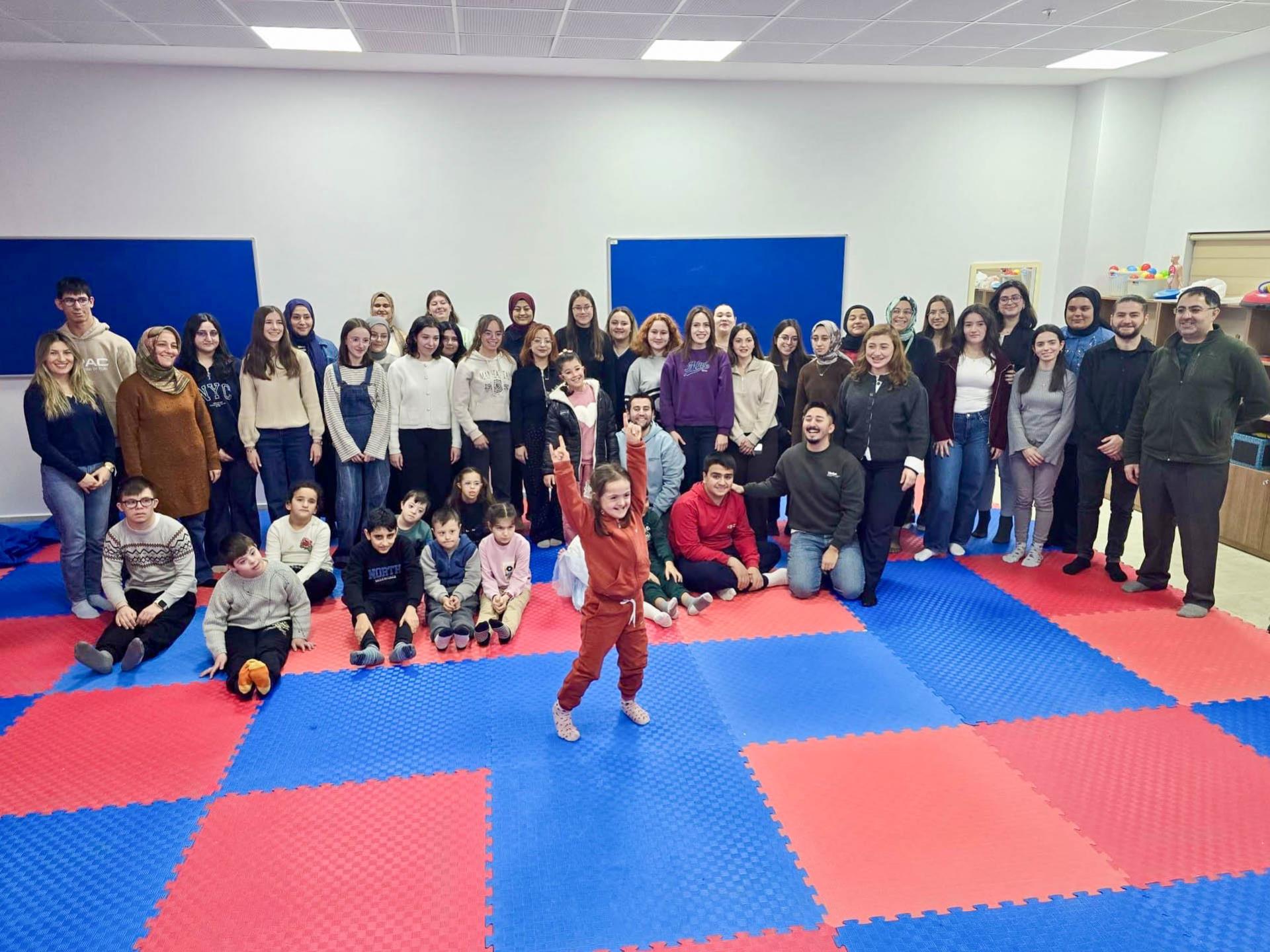 Bilecikli Özel Çocukların Özel Günü 8972