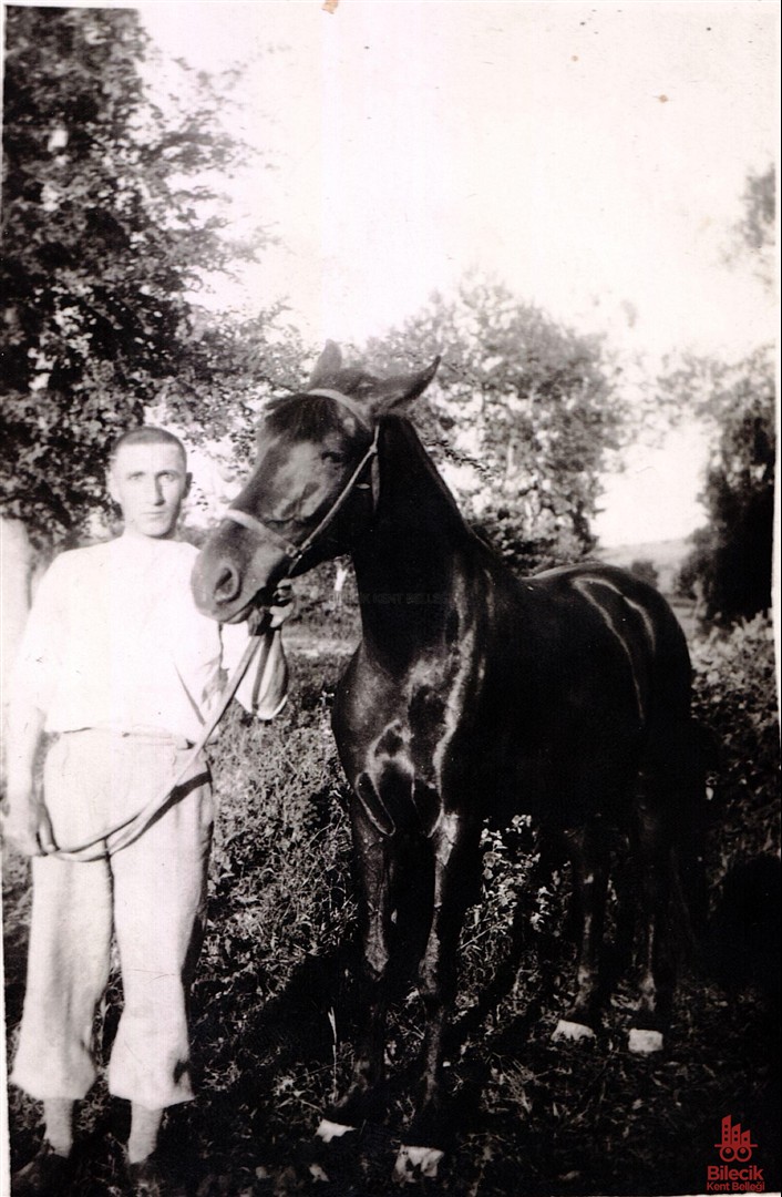 Bilecikli Sağlık Memuru Ve Atı 8910-2