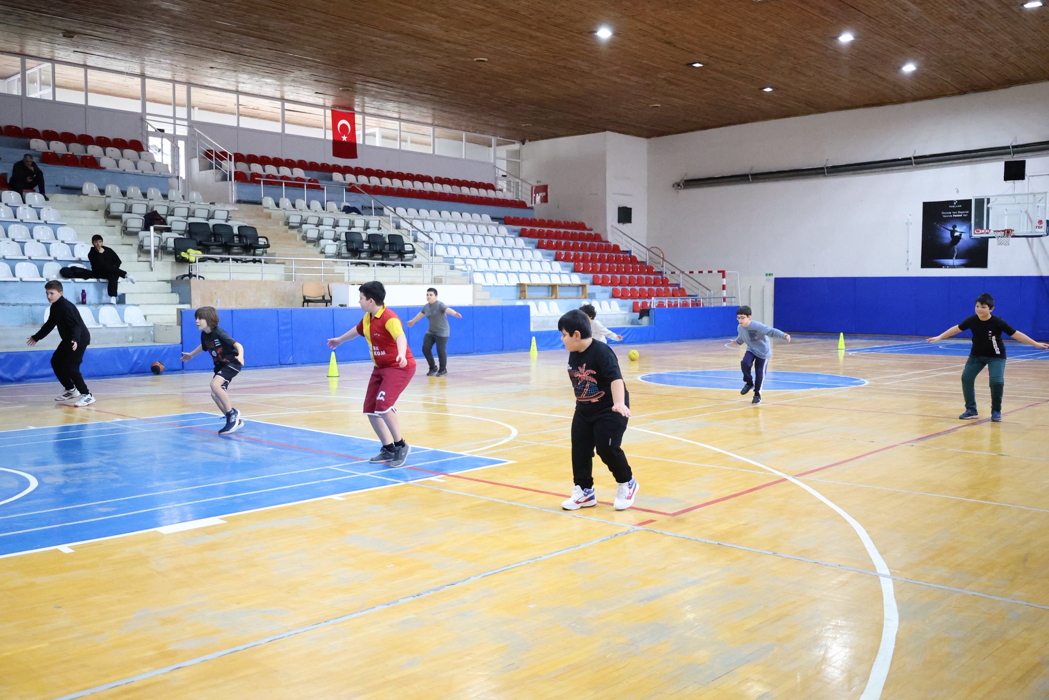 Bilecik’te Basketbol Antrenmanları Hız Kesmeden Sürüyor 9512