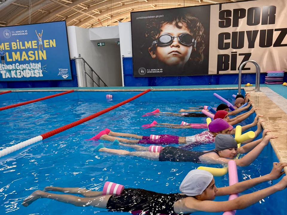 Bilecik’te Yüzme Bilmeyen Kalmasın Miniklerden Büyük İlgi 9378
