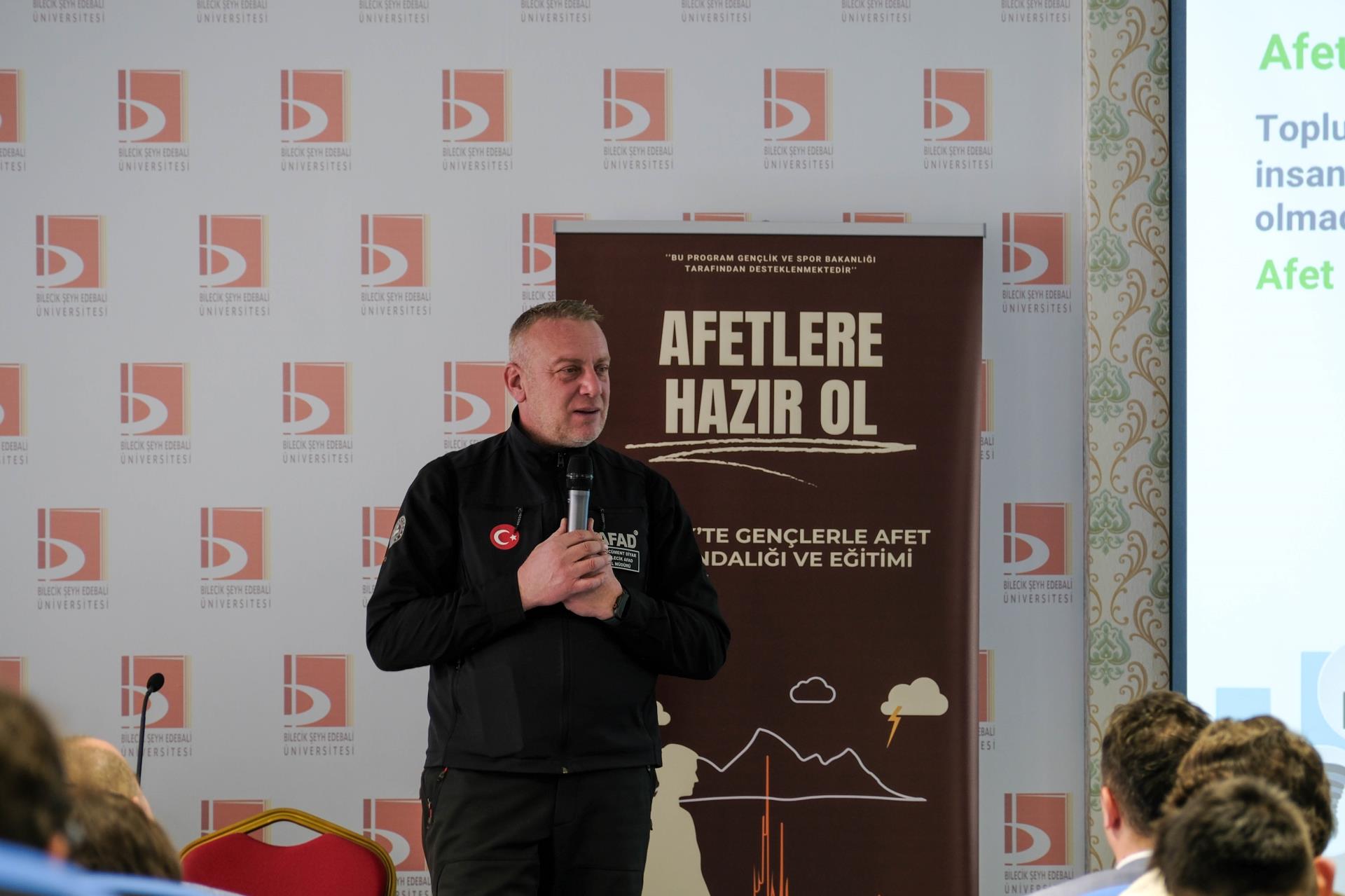 Gençlere Afet Bi̇li̇nci̇ Eği̇ti̇mi̇ 9011