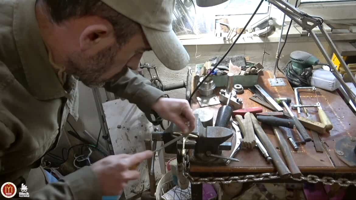 (Gündem) Üçüncü Konuk Kılıç Ustası Sargıl Oldu 8444