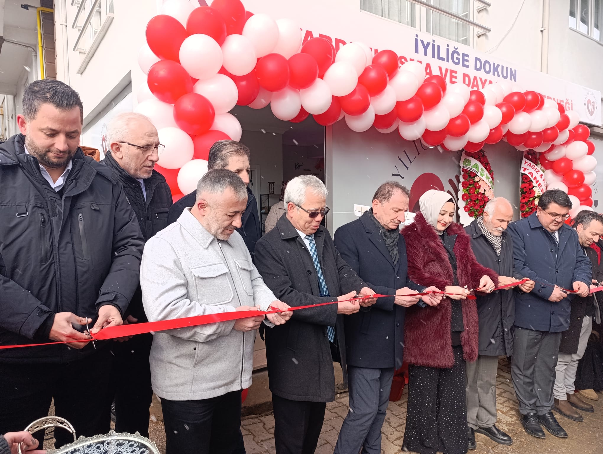 İyiliğe Dokun Yardımlaşma Ve Dayanışma Derneği Dualarla Açıldı 8936