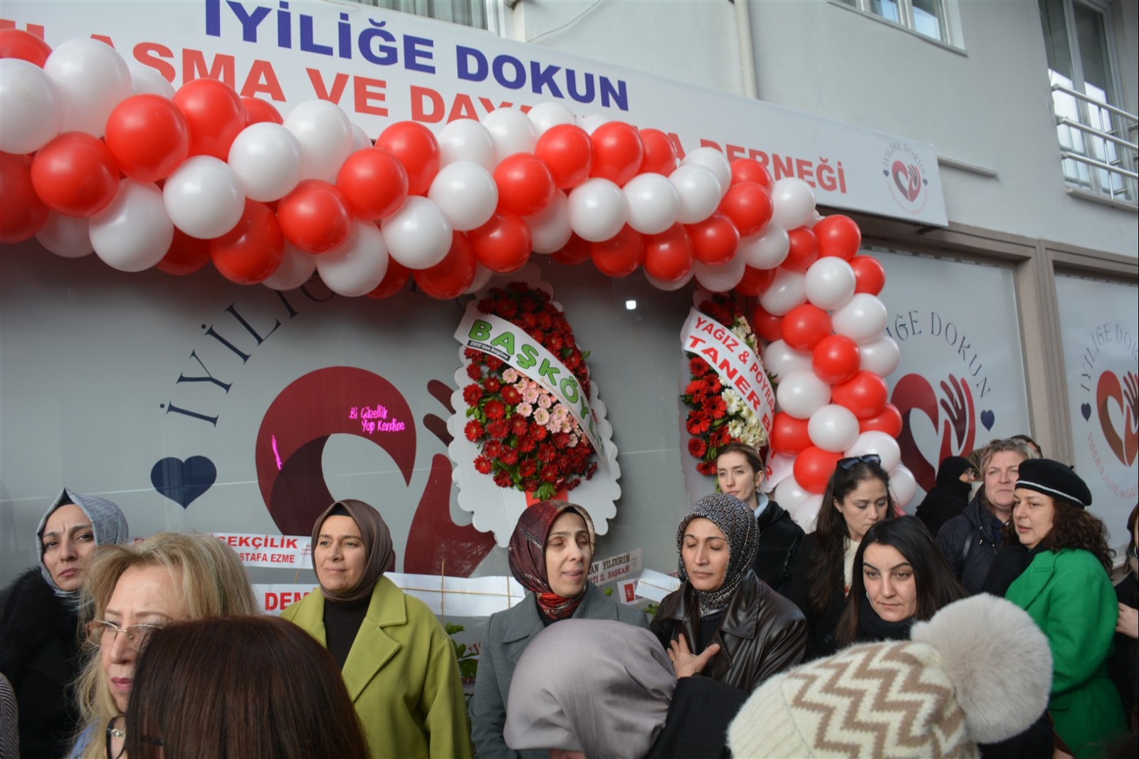 İyiliğe Dokun Yardımlaşma Ve Dayanışma Derneği Dualarla Açıldı 8937