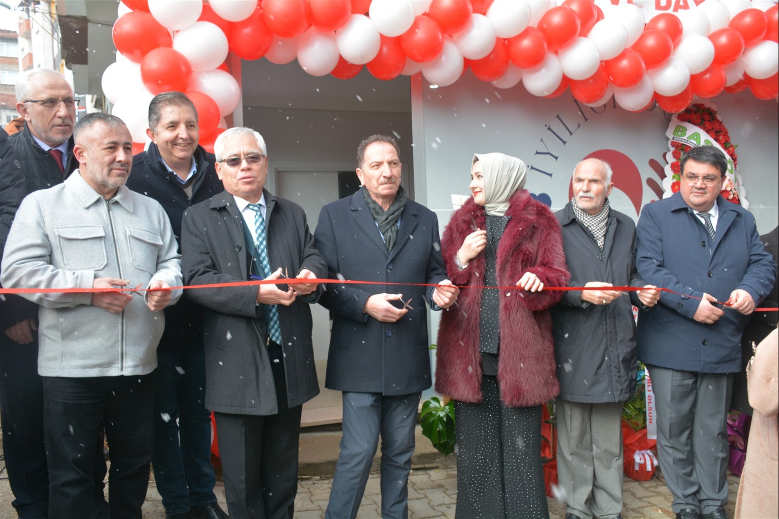 İyiliğe Dokun Yardımlaşma Ve Dayanışma Derneği Dualarla Açıldı 8940