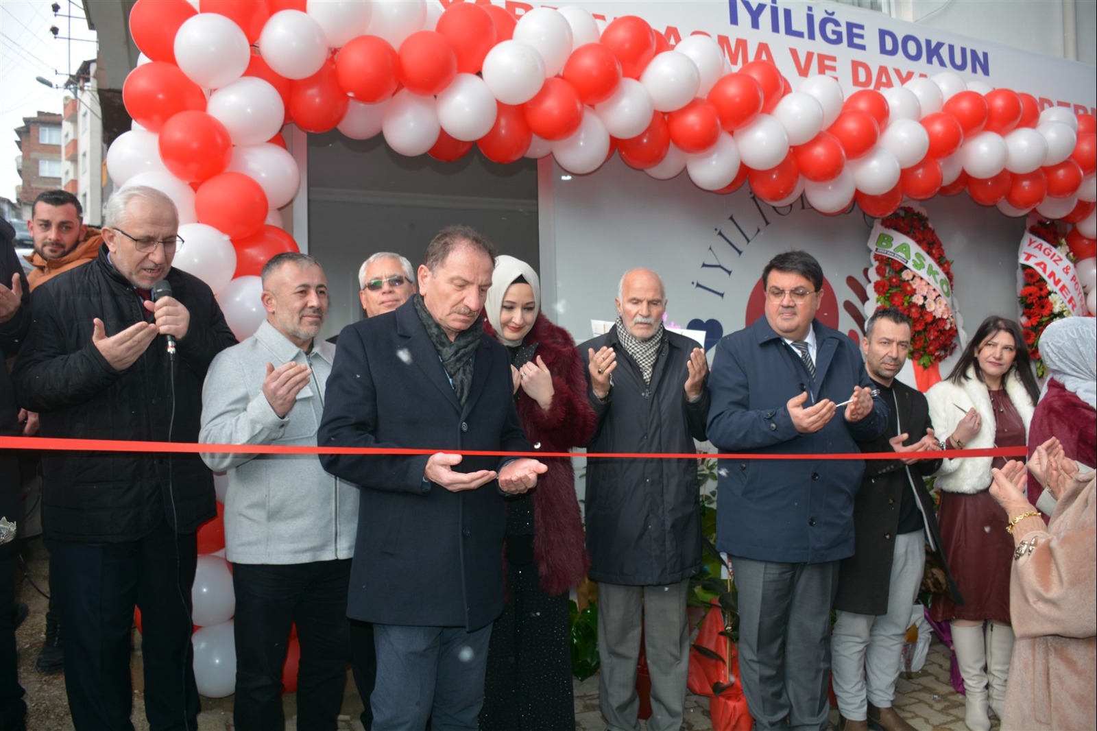 İyiliğe Dokun Yardımlaşma Ve Dayanışma Derneği Dualarla Açıldı 8942