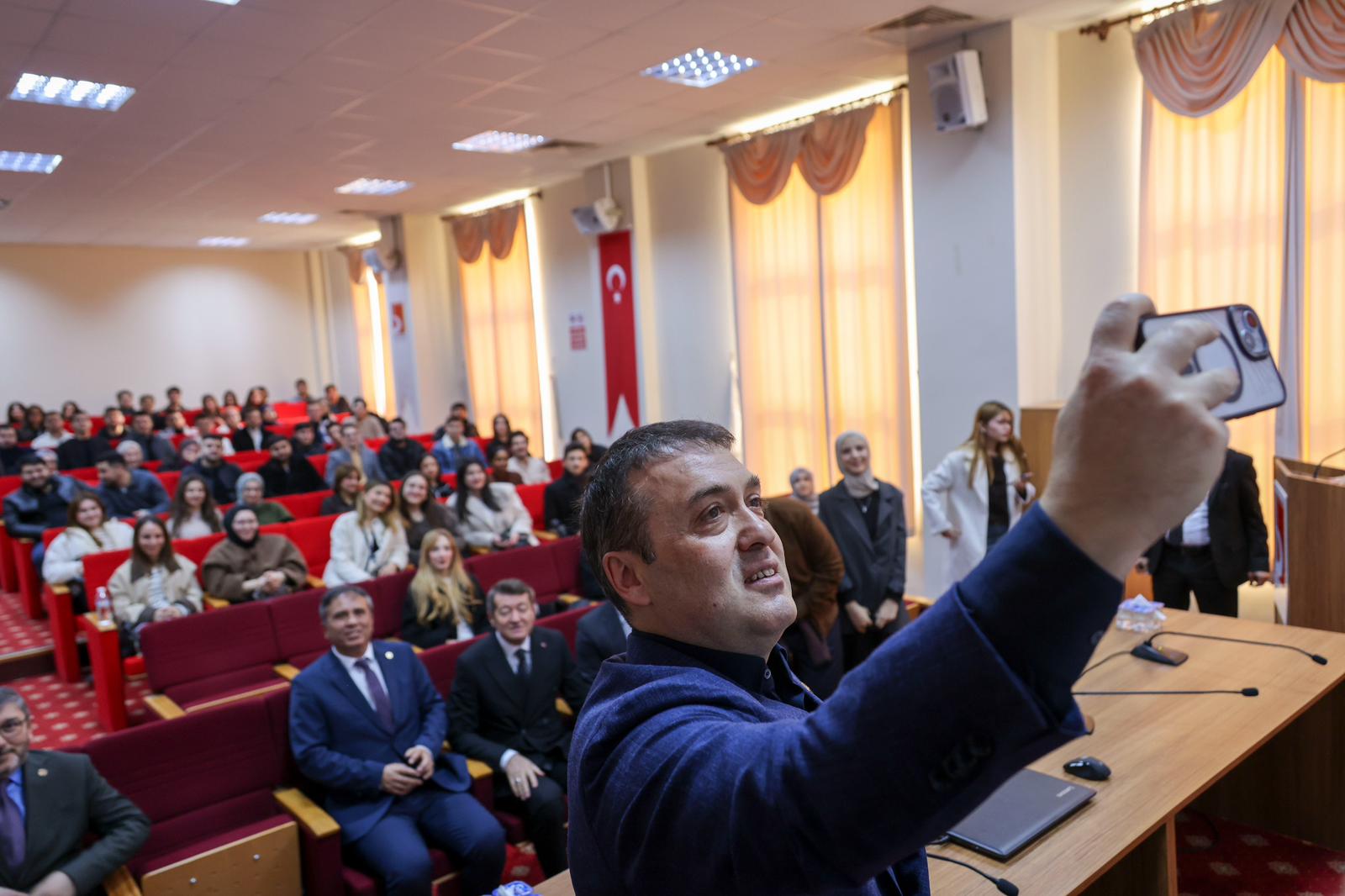 Kariyerin Püf Noktaları Vali Sözer’den 8600