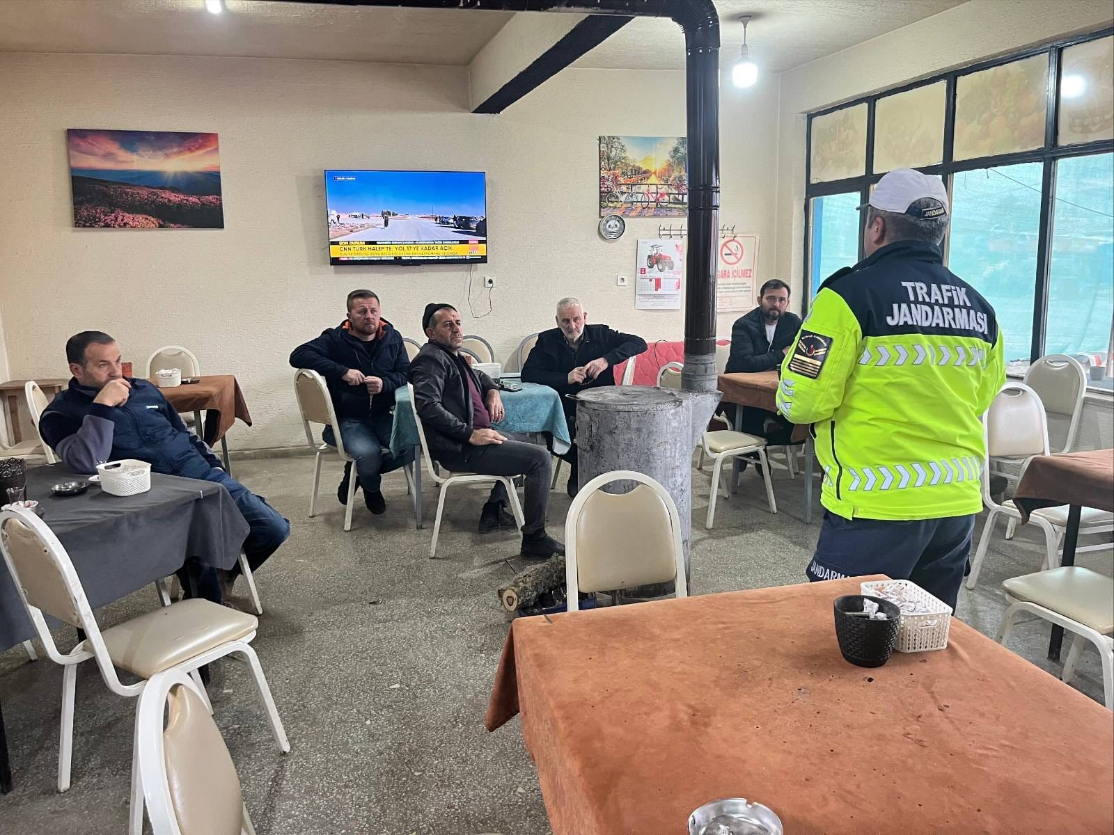 Köylerde Kış Mevsimi Trafik Bilgilendirmesi 9105