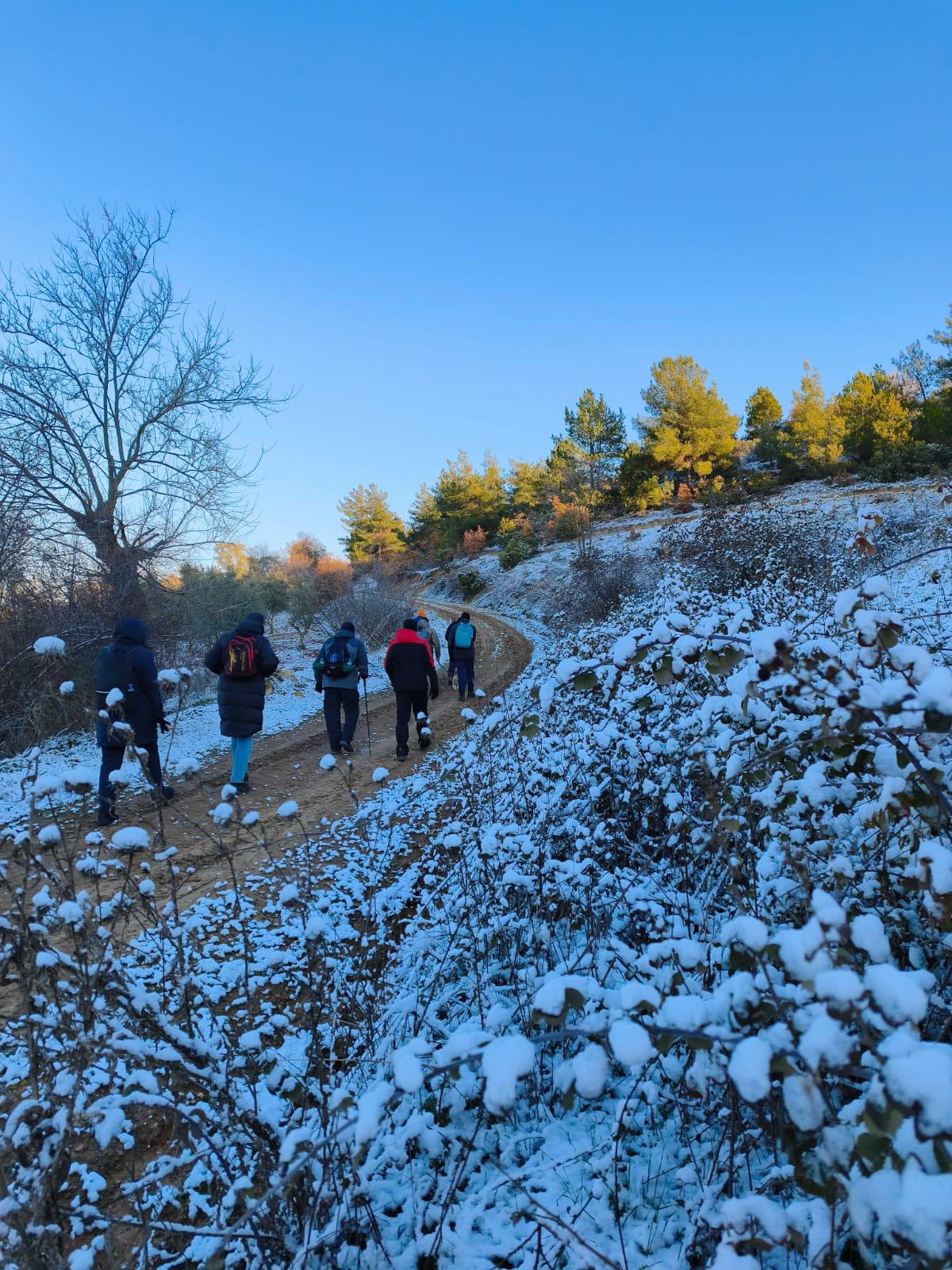 Muhteşem Doğada 9 Kilometre Yürüdüler 8525