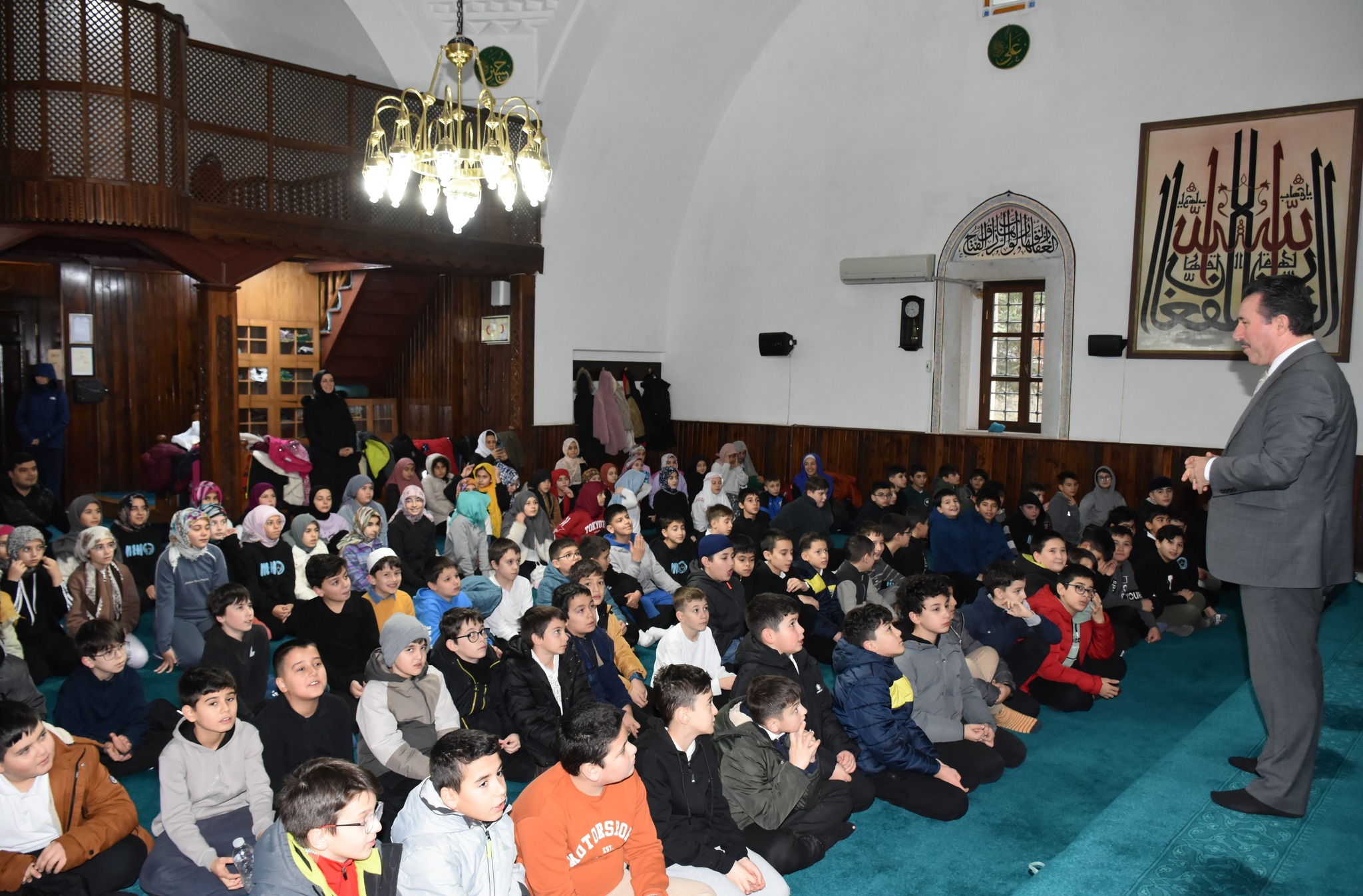 Ortaokul Öğrenci̇leri̇nden Anlamli Cami̇ Zi̇yareti̇ 9022
