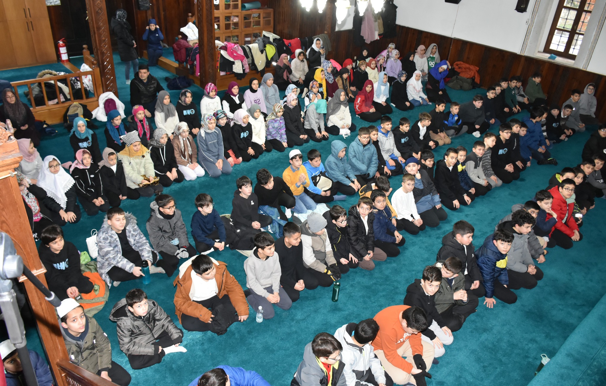 Ortaokul Öğrenci̇leri̇nden Anlamli Cami̇ Zi̇yareti̇ 9023