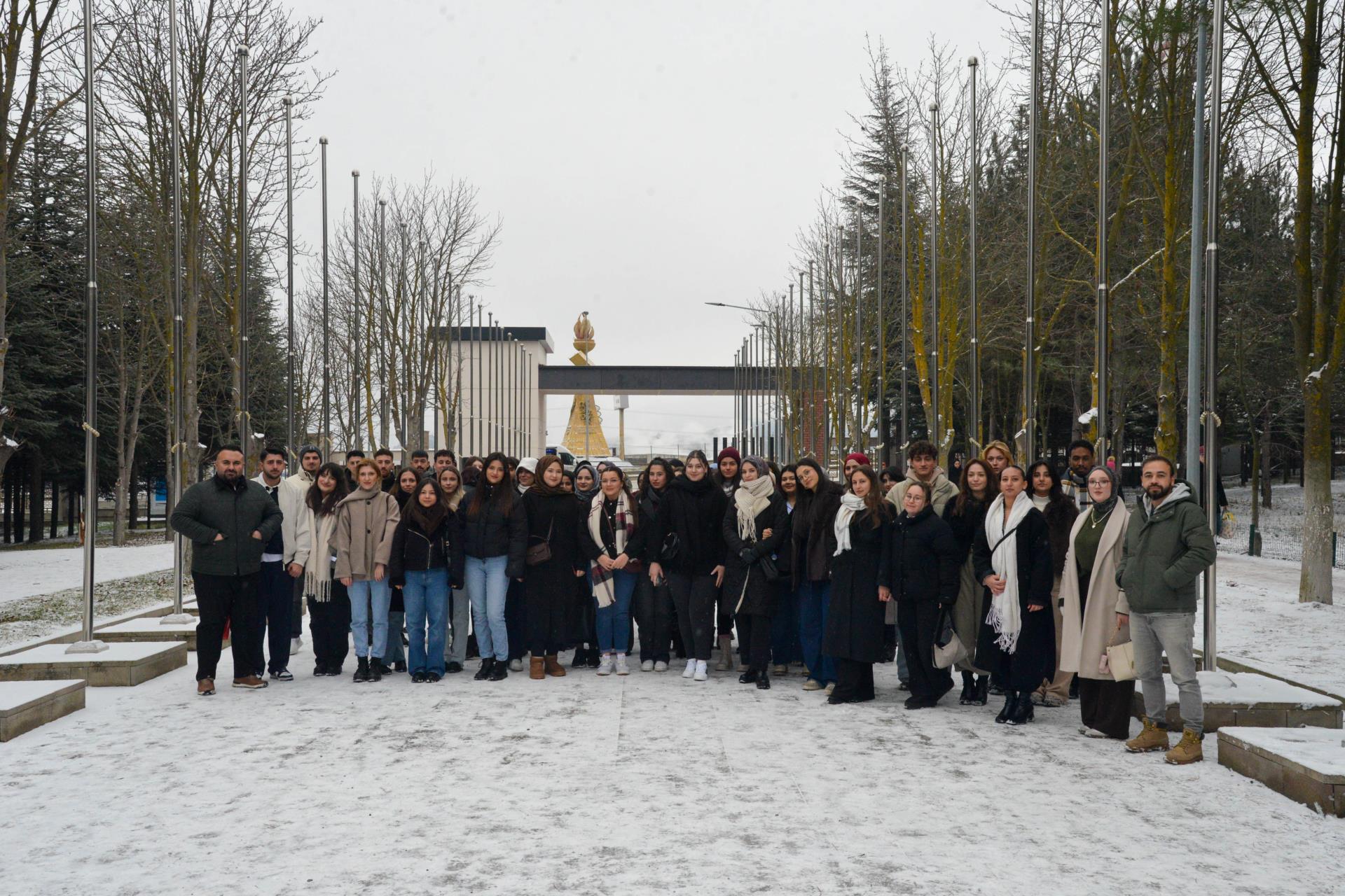 Söğüt Meslek Yüksekokulu Öğrenci̇leri̇nden Merkez Kampüs Zi̇yareti̇ 9008