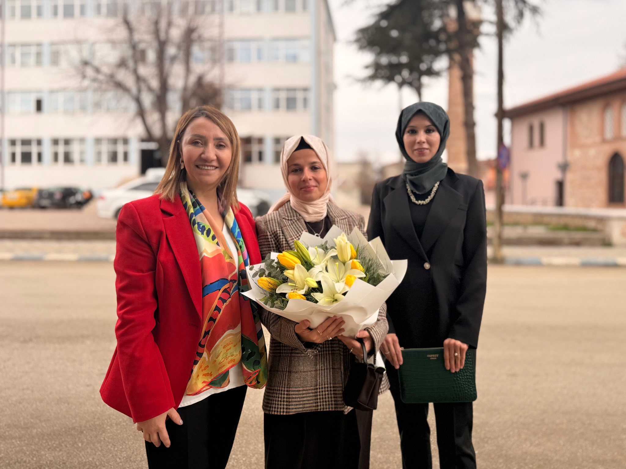 Vali Ve Kaymakam Eşlerinden Geçmiş Olsun Ziyareti 9661