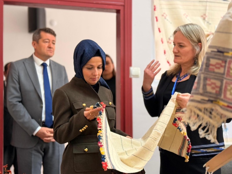 Z E Y N E P S O Z E R D E N H A L K E G I T I M I M E R K E Z I N E A N L A M L I Z I Y A R E T 9461