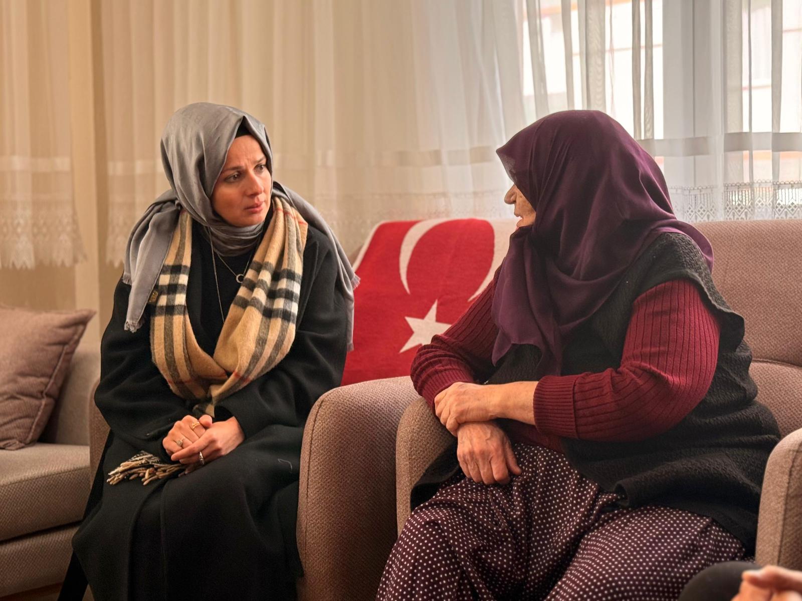 Zeynep Sözer’den Şehit Ailesine Anlamlı Ziyaret 9507