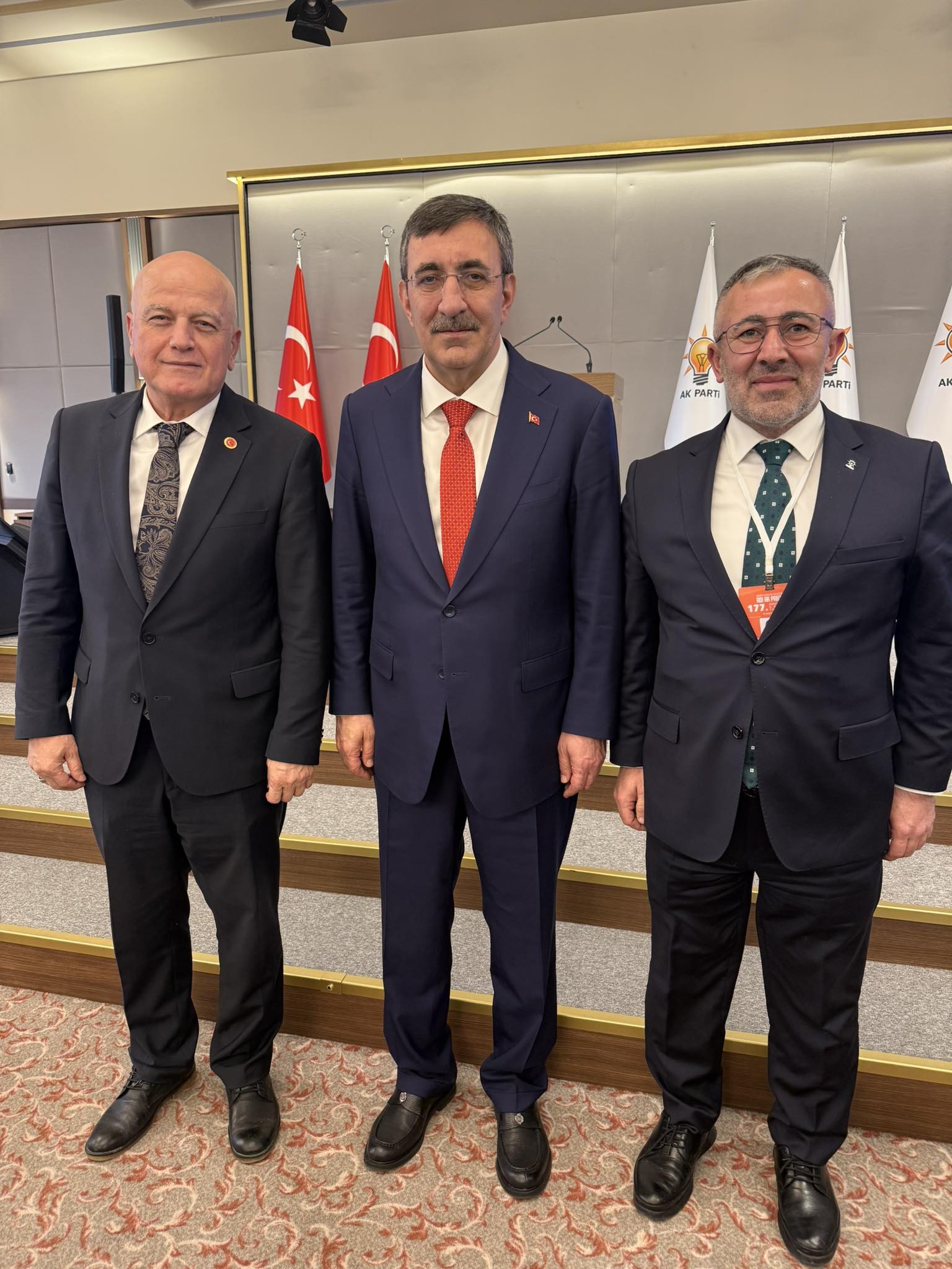 Ak Parti̇den Ankara Çikarmasi 10488