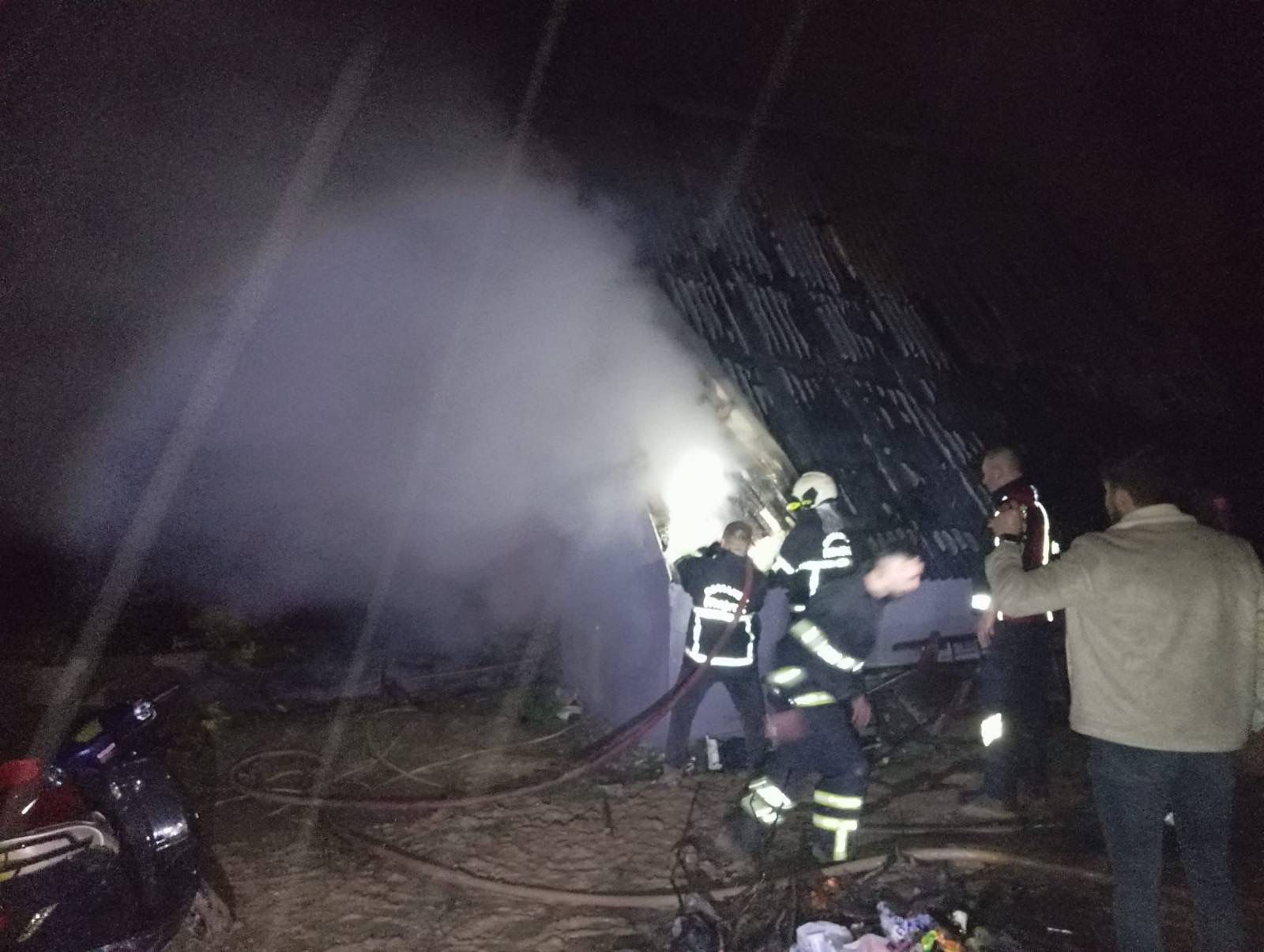 Bağ Evinde Çıkan Yangın Korkuttu 9795